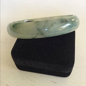 Elegant vintage green jadeite bangle - large